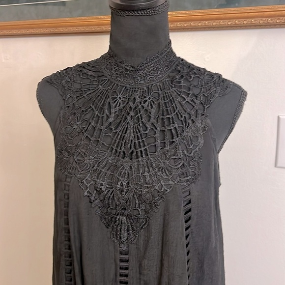 Entro Babydoll Midi with Back Keyhole Button, Sz. S. - Picture 3 of 12